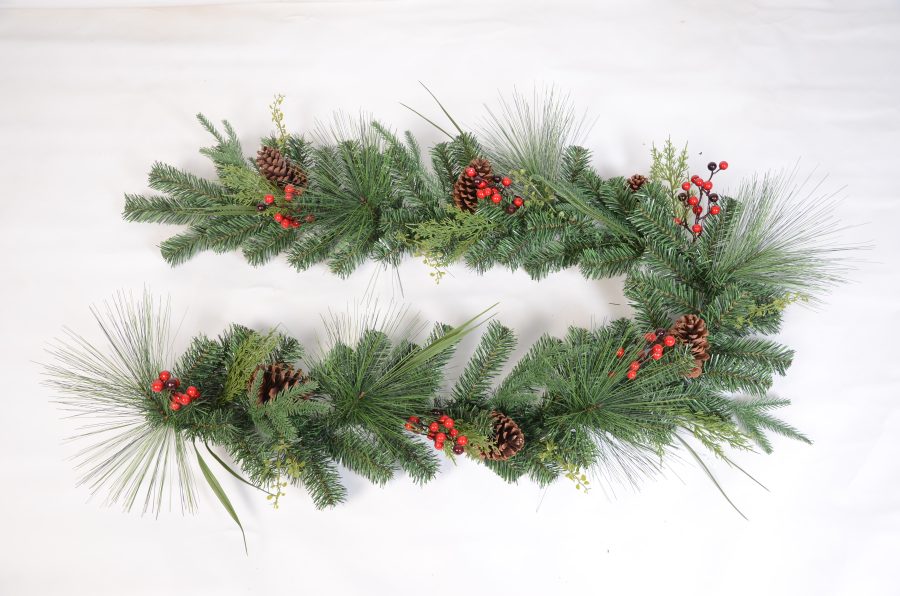 DC24135 Pine Cone Garland Wreath - Personalized Decor & Adjustable Length