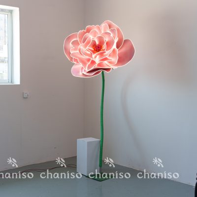 LED-Embedded Giant Blooms for Nighttime Displays