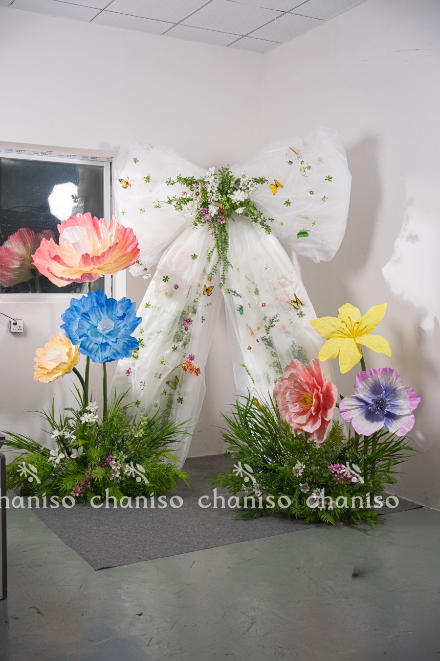 Oversized Bow for Artistic Landscaping – Custom Sizing