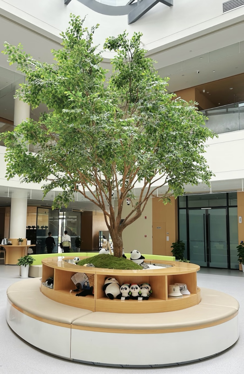 Large Artificial Banyan Tree