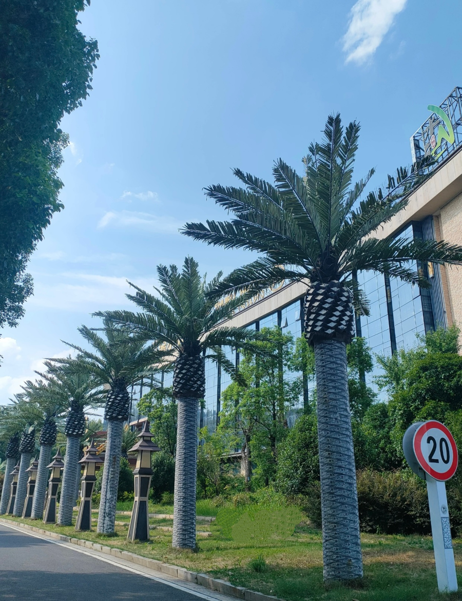 Artificial Date Palm Tree
